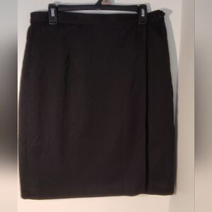 Classic Black Women's Skirt Size 16 #740